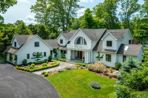 8 Heritage Island Rd, New Fairfield, CT 06812