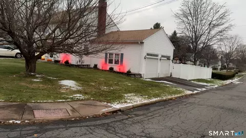 34 Evergreen Rd, Manchester, CT 06042