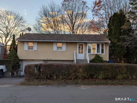 45 Fieldstream Dr, Waterbury, CT 06704