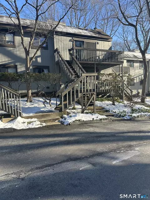 20 Harbour Vlg #G, Branford, CT 06405