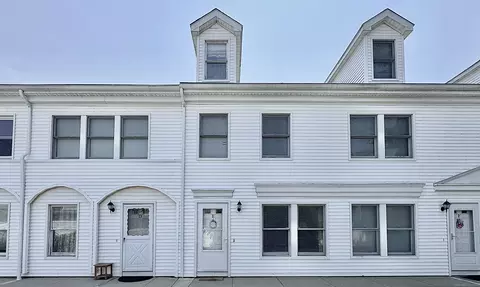279 New Haven Ave #E, Milford, CT 06460