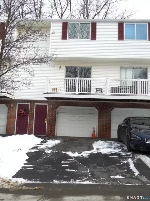 152 Lincoln St #15, Waterbury, CT 06710