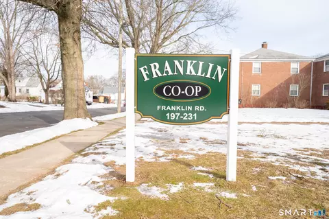207 Franklin Rd # 207, Hamden, CT 06517