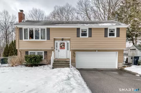 4 Arrow Dr, Terryville, CT 06786
