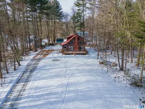 33 Playground Dr, Woodstock, CT 06281