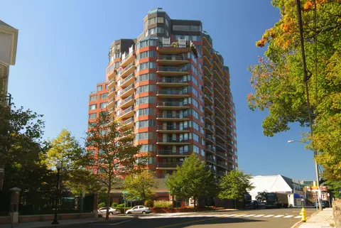 25 Forest St #11M, Stamford, CT 06901