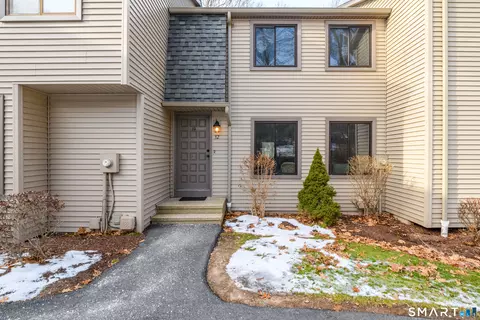 32 Conestoga Way #32, Glastonbury, CT 06033