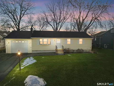 175 Old Farm Dr, Newington, CT 06111