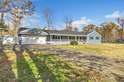 159 Tom Swamp Rd, Hamden, CT 06518