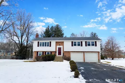 5 Candlewood Dr, Bloomfield, CT 06002