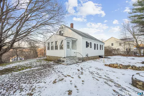20 Mckenna Ave, Griswold, CT 06351