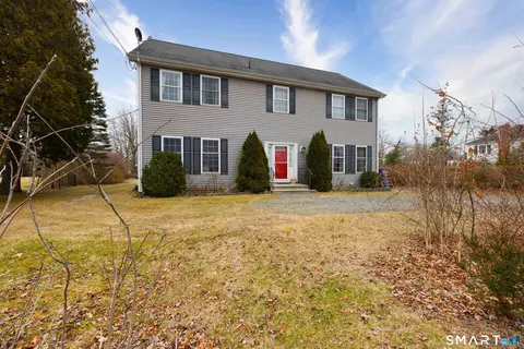 121 Damascus Rd, Branford, CT 06405