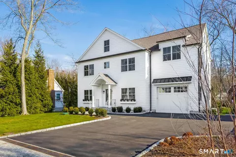 32 Relihan Rd, Darien, CT 06820