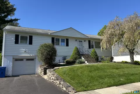 98 Sebec St, Hamden, CT 06517