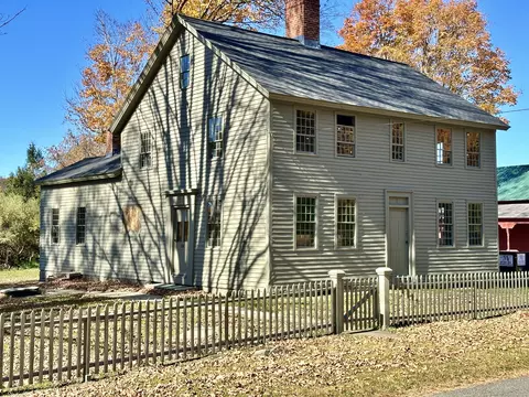 27 Middle Quarter Rd, Woodbury, CT 06798