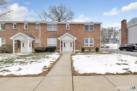 56 Carriage Path S #56, Milford, CT 06460