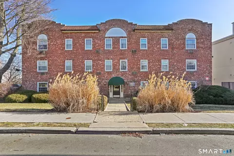 8 Elmcrest Ter #103, Norwalk, CT 06850