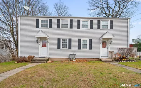 76 Texas Dr, New Britain, CT 06052