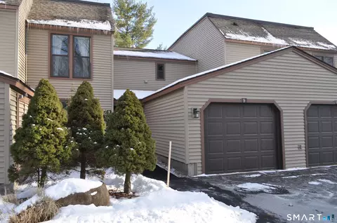 9 Maple Ln #9, Avon, CT 06001
