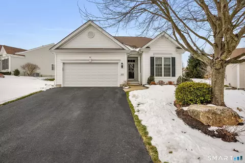 520 Traditions Ct N #520, Oxford, CT 06478