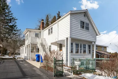 25 Rose Hill Rd, Branford, CT 06405