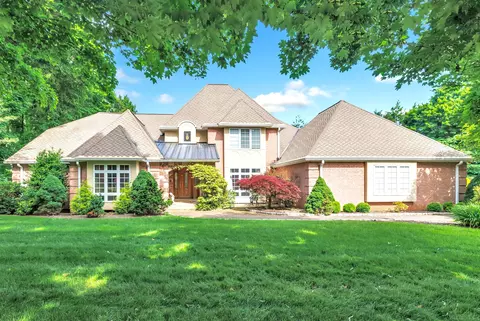 24 Brierwood Dr, Orange, CT 06477