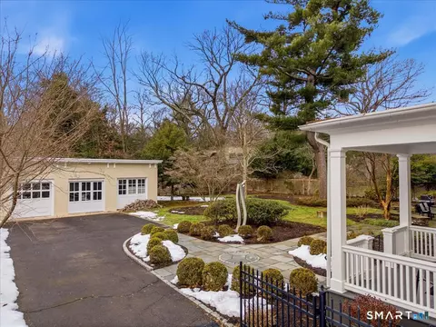 Exterior - 144 Edgehill Rd, Hamden, CT 06517 photo 6 of 7