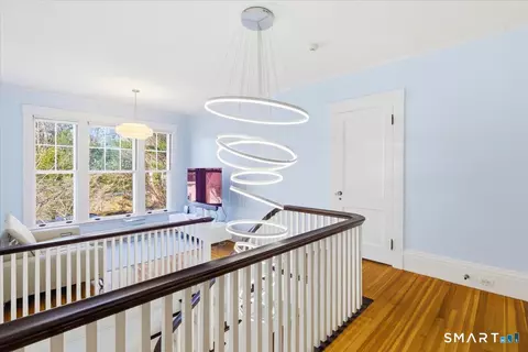 Entry Way - 144 Edgehill Rd, Hamden, CT 06517 photo 4 of 5