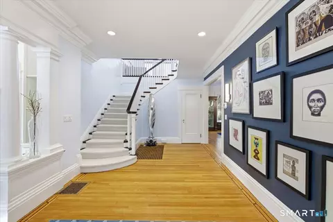 Entry Way - 144 Edgehill Rd, Hamden, CT 06517 photo 1 of 5