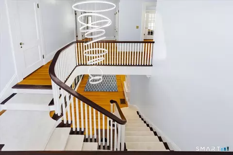 Entry Way - 144 Edgehill Rd, Hamden, CT 06517 photo 5 of 5
