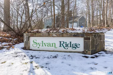 40 Sylvan Rdg #40, Rockfall, CT 06481