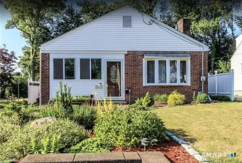 79 Piper Brook Ave, Newington, CT 06111
