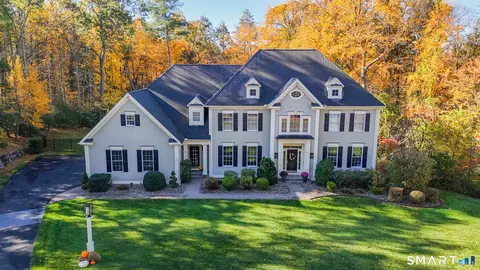 26 Berkshire Xing, Avon, CT 06001