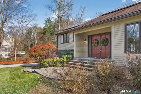 36 N Farms Rd, Avon, CT 06001