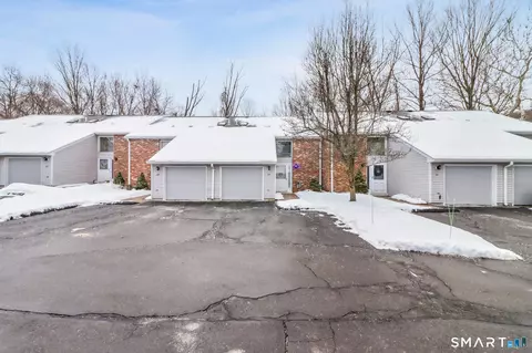 705 Lake Ave #70, Bristol, CT 06010