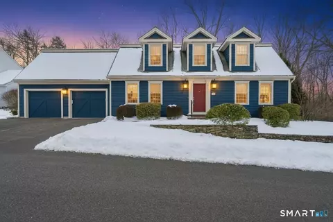 19 Hillview Ln, Woodbury, CT 06798