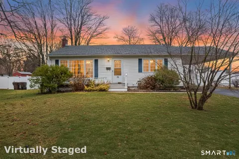 39 Perry Ln, Enfield, CT 06082