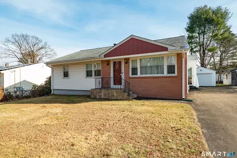 25 River Rd, East Haven, CT 06512