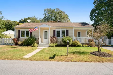 6 Sunset Rd, Gales Ferry, CT 06335