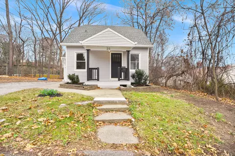 25 Gilbert St, Shelton, CT 06484
