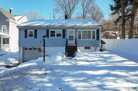 590 Columbia Blvd Ext, Waterbury, CT 06704