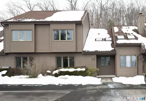 15 Twin Oaks #15, New Milford, CT 06776