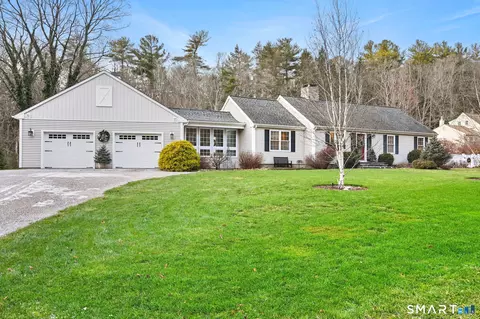13 Park Ln, Woodbury, CT 06798