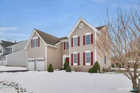 5 Mae Ln, Wallingford, CT 06492