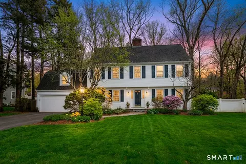246 Steele Rd, West Hartford, CT 06117