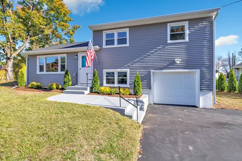 15 Smith Dr, Hamden, CT 06517