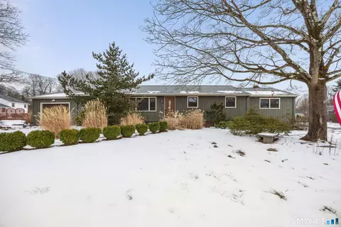 122 Algonquin Dr, Wallingford, CT 06492