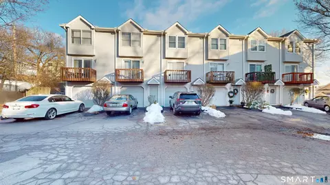 23 Smith St #1B, New Britain, CT 06053