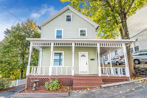 32 Hill St, Shelton, CT 06484