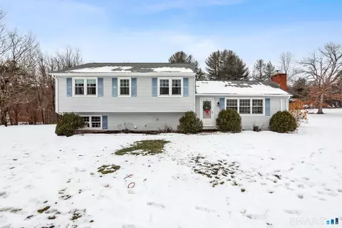 7 Jefferson Dr, New Milford, CT 06776